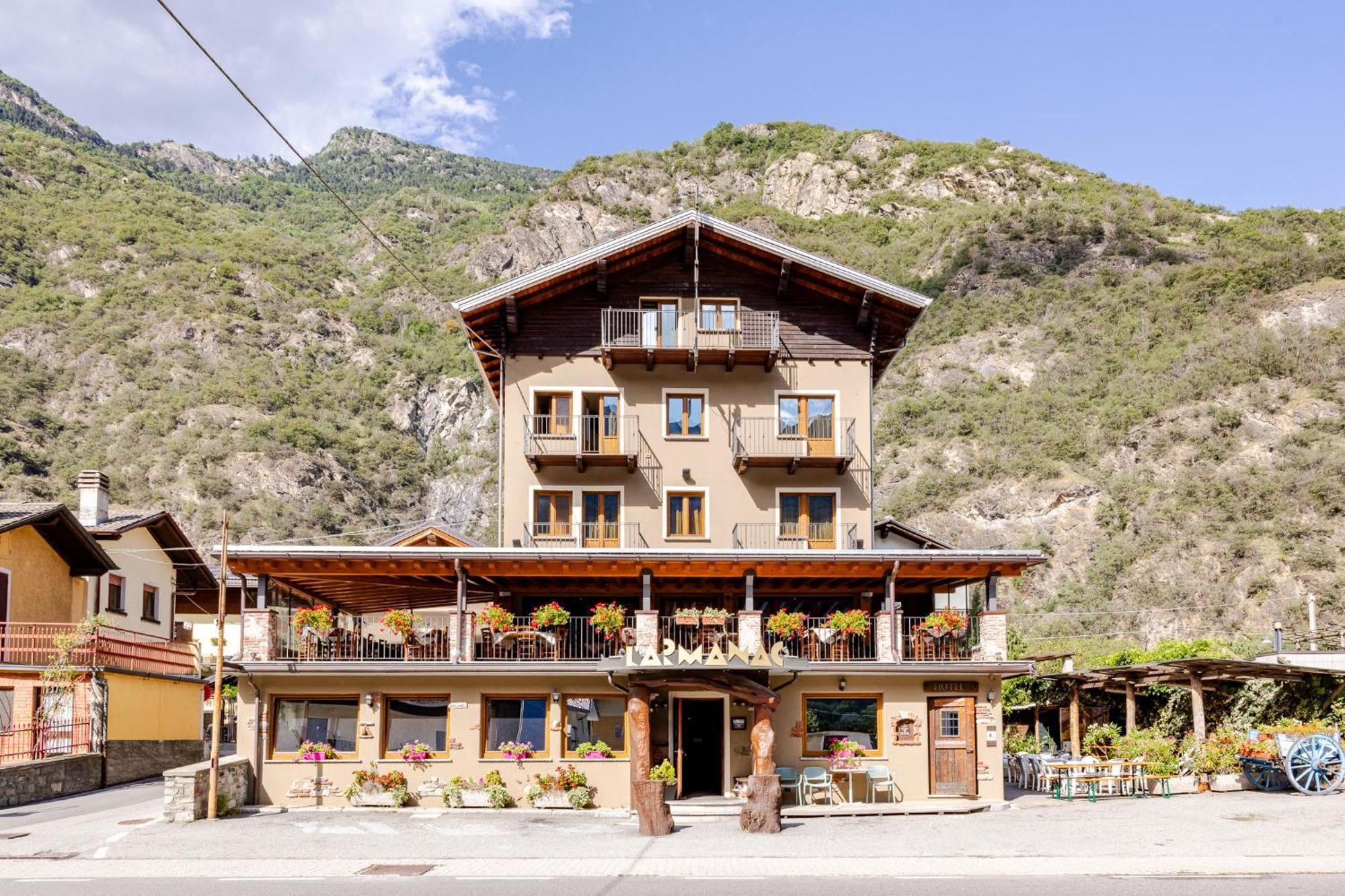 Hotel&Restaurant Armanac De Toubie Arnad Eksteriør bilde