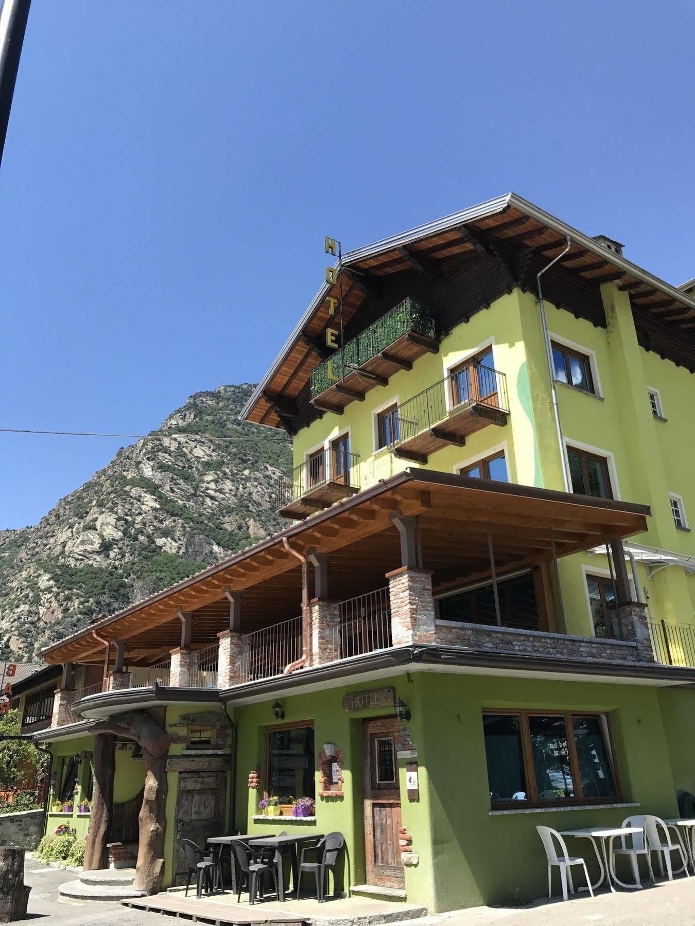 Hotel&Restaurant Armanac De Toubie Arnad Eksteriør bilde
